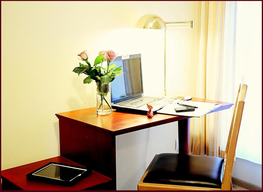 Apartamenty Pod Lwem Swidnica  Phòng bức ảnh